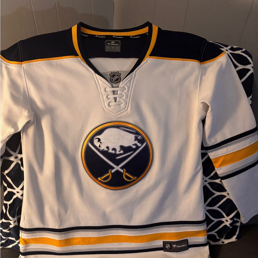 Fanatics BUFFALO SABRES White and Navy Jersey with Gold Stripe